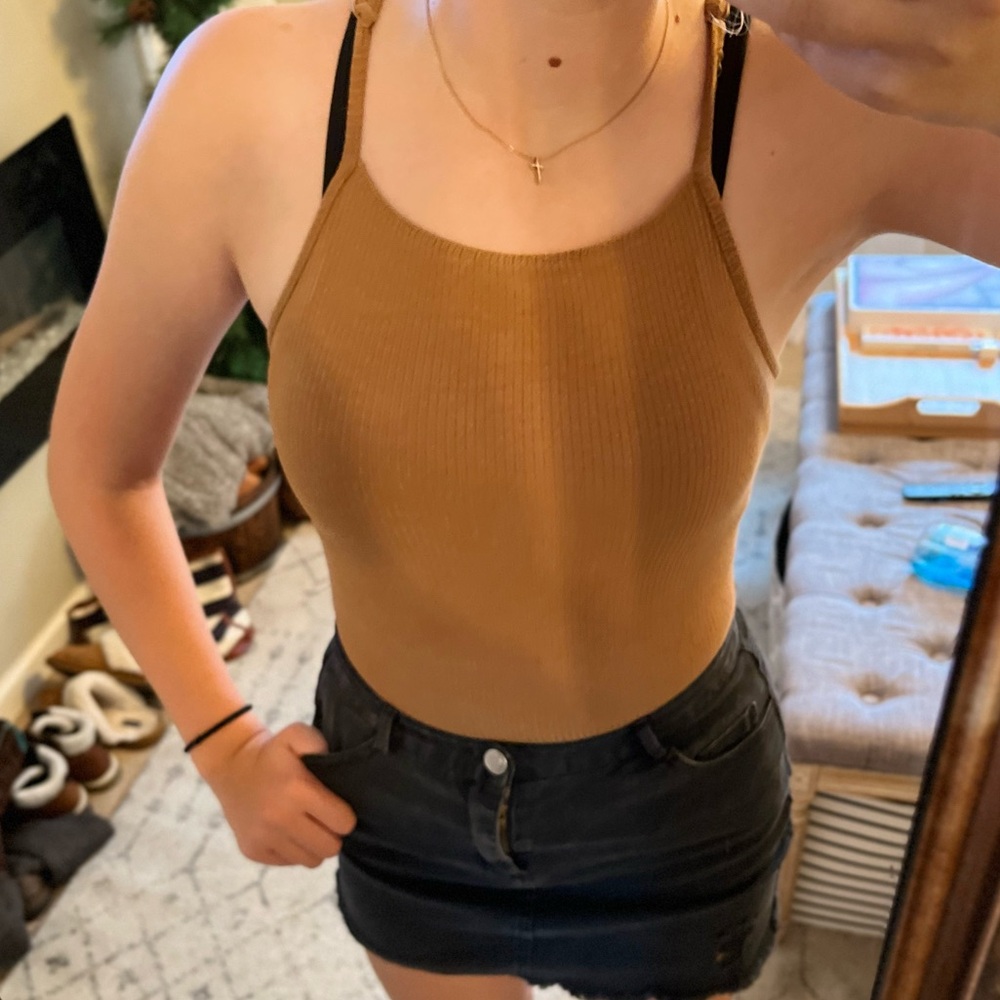 Perfect bodysuit for the fall.